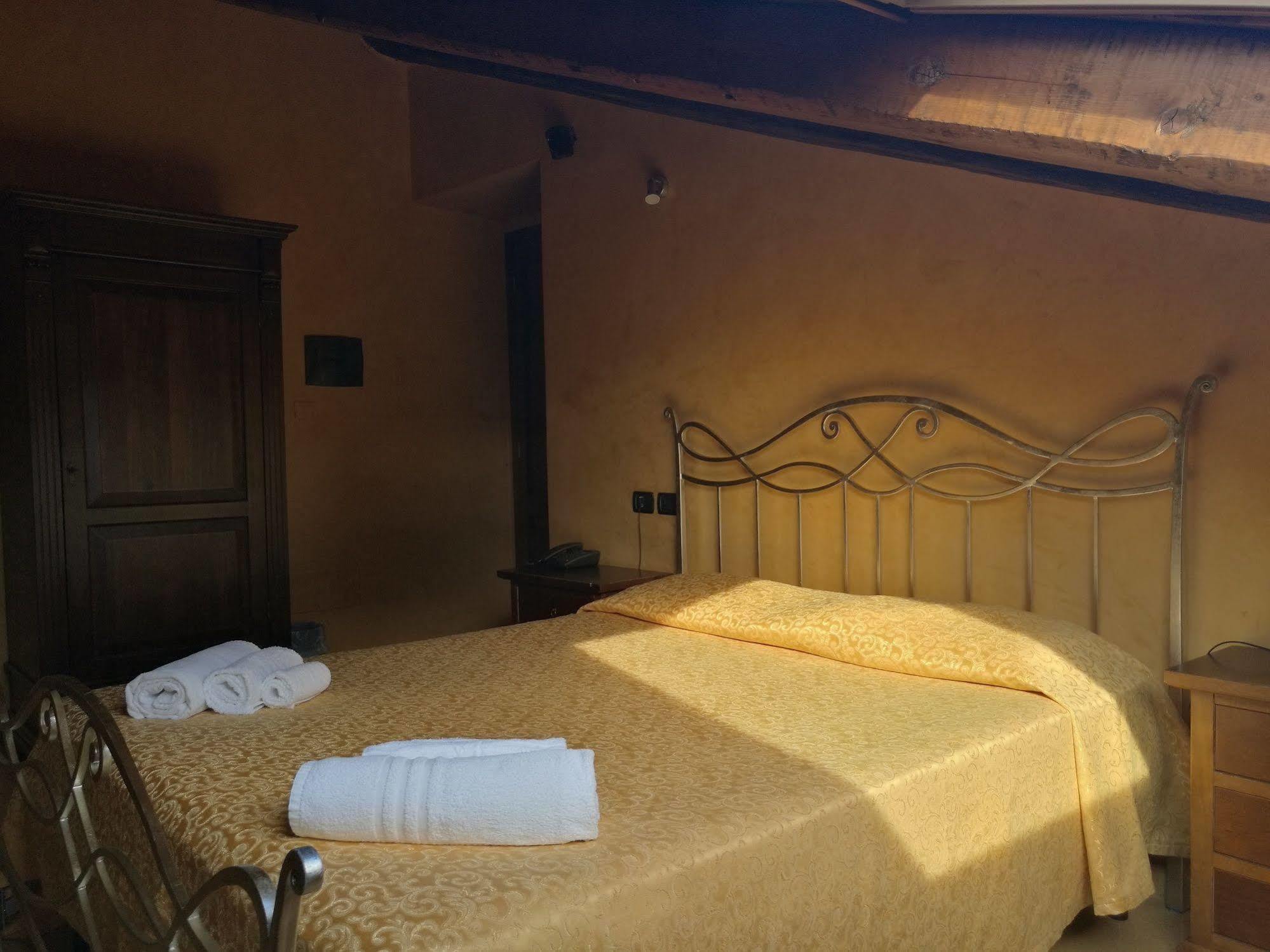 Bed and Breakfast Residenza Il Duomo Tropea Exterior foto